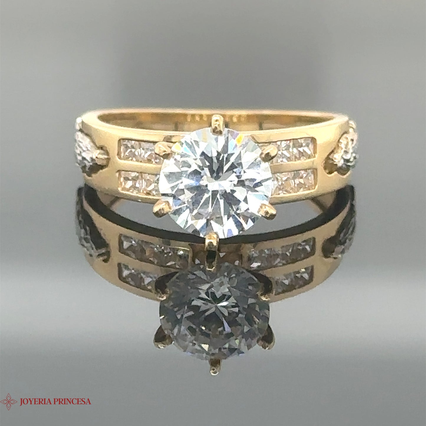 Anillo de compromiso María Virgen 14K