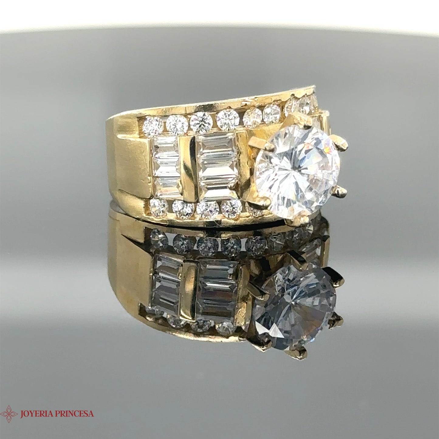 Anillo de compromiso de circonita 10K