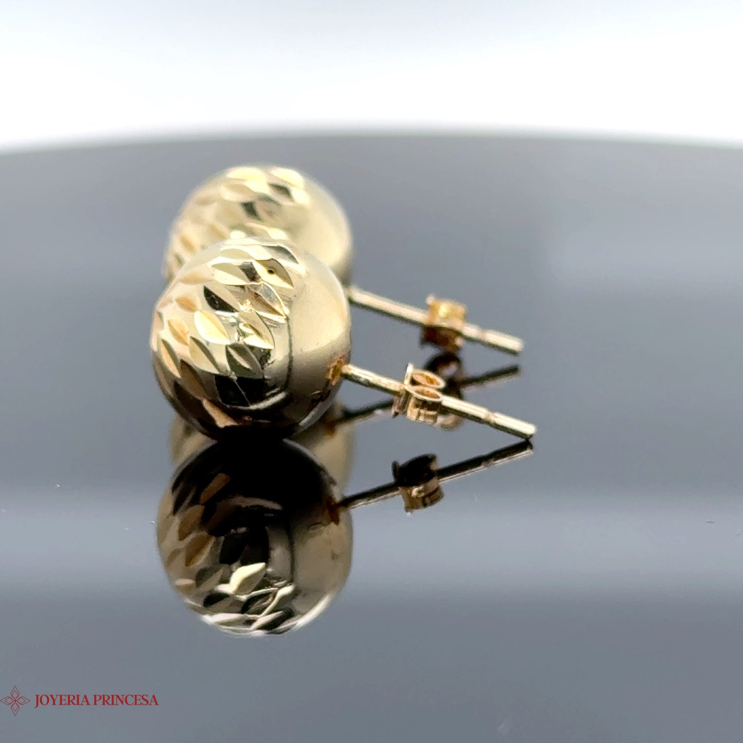 Aretes de oro de 14 quilates Corte-diamante