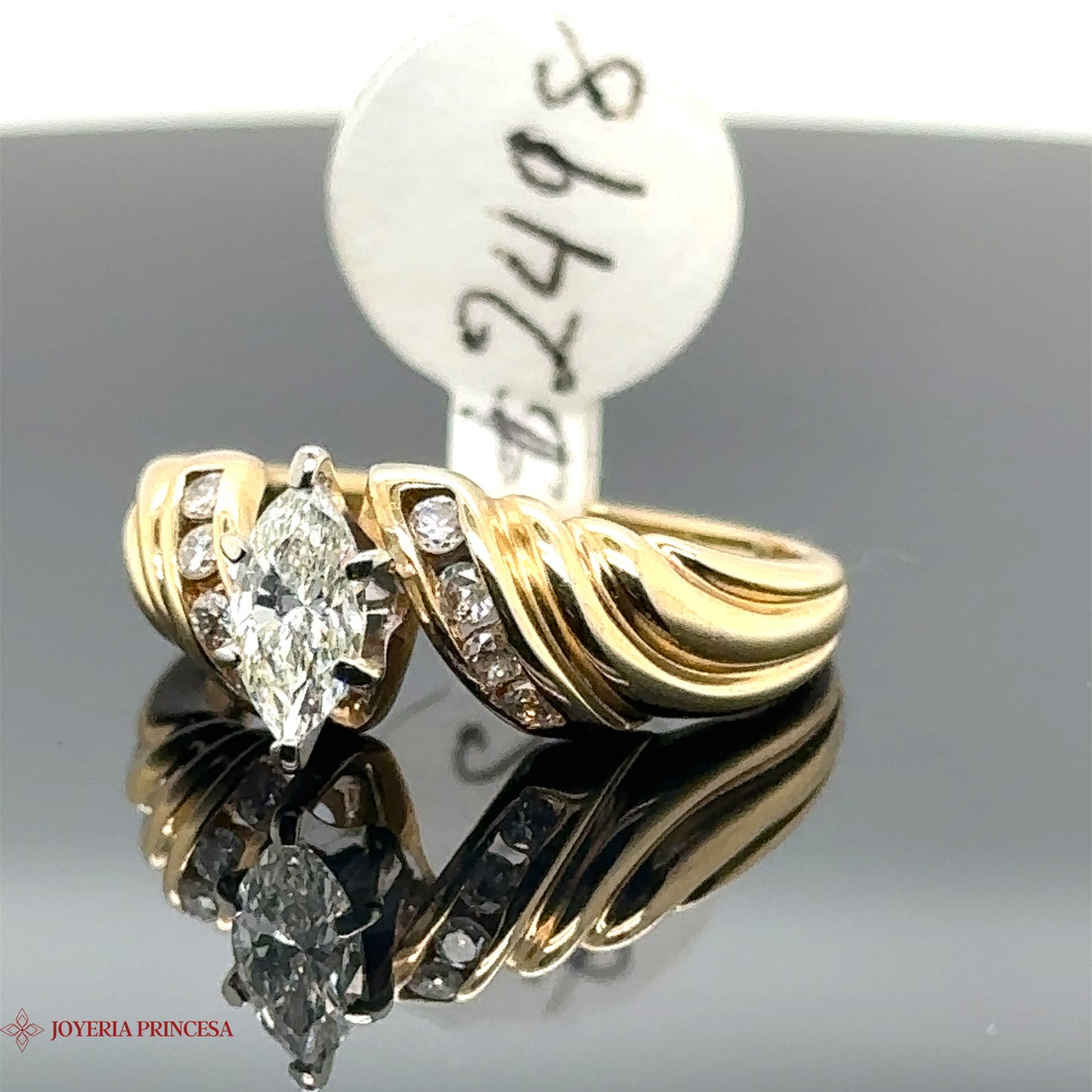 Anillo de compromiso de diamantes 14K