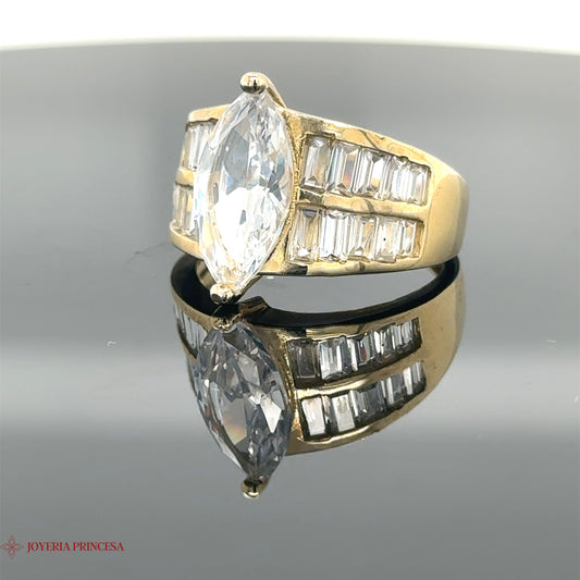Anillo de compromiso ovalado 14K