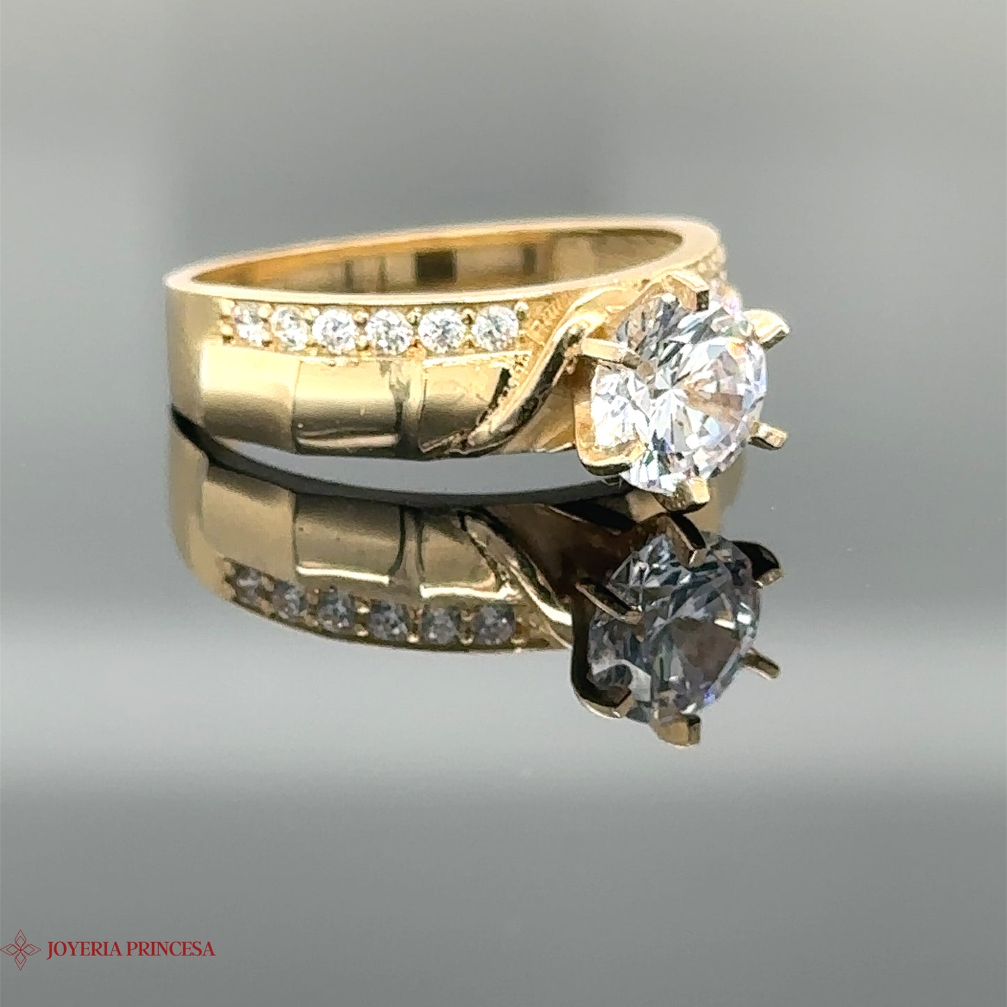 Anillo de compromiso con circonitas cúbicas