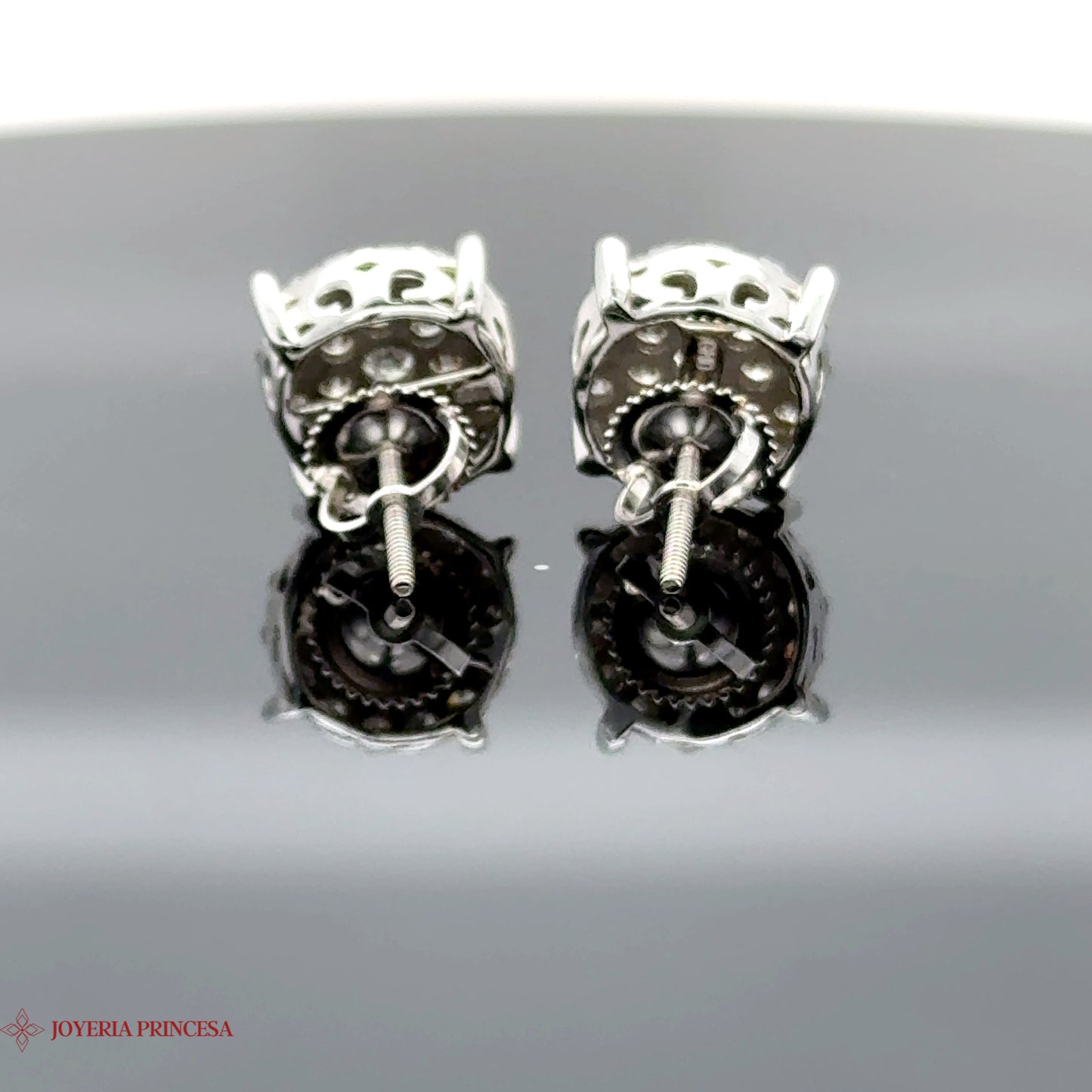 Aretes de oro blanco con diamantes de 14 quilates