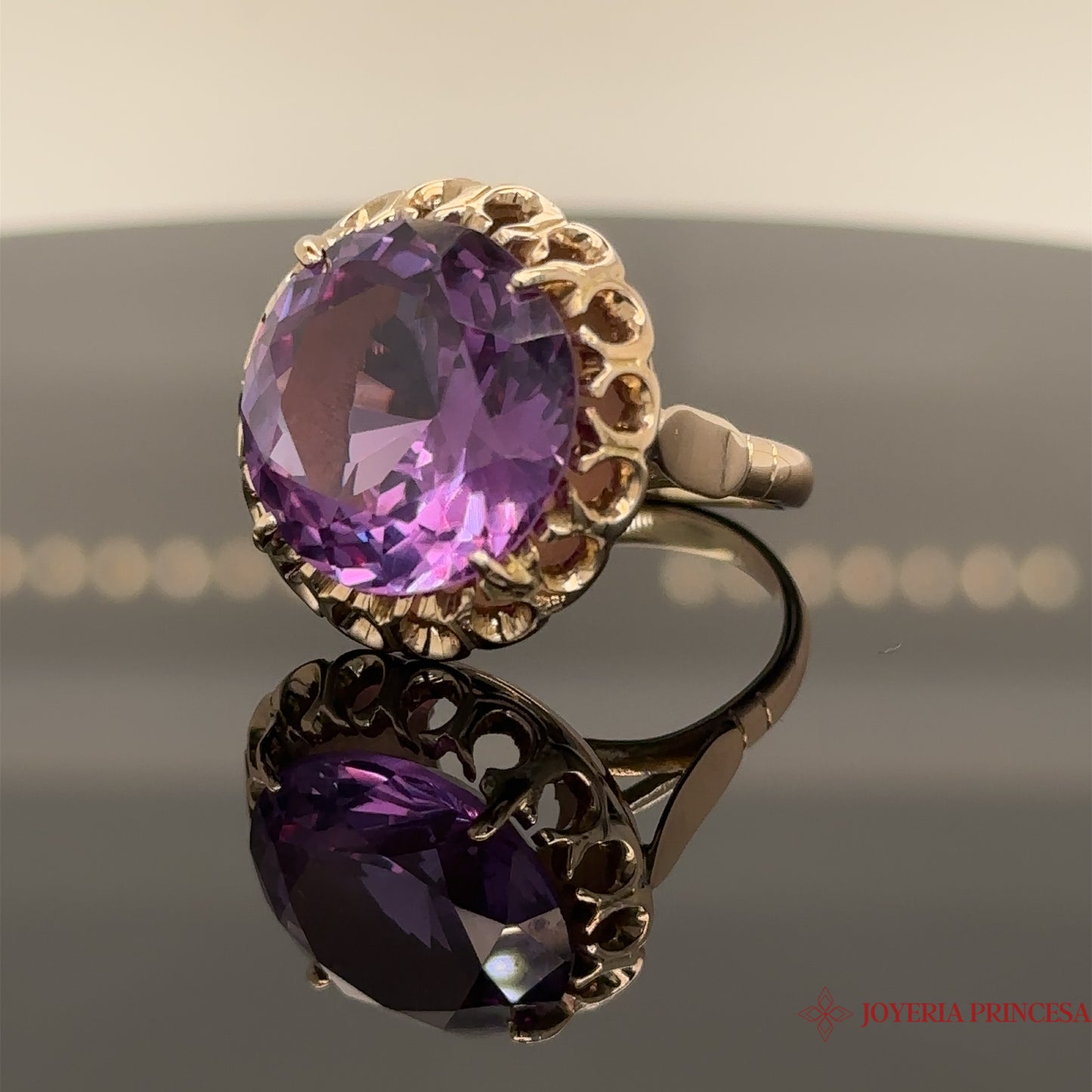 Anillo Alejandrita Púrpura 14K
