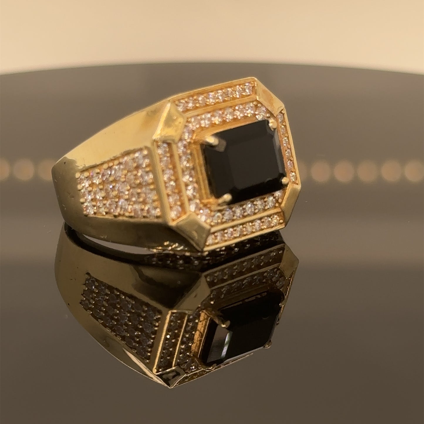 Anillo de oro de 14 quilates para hombre con ónix rectangular y octágono de circonitas