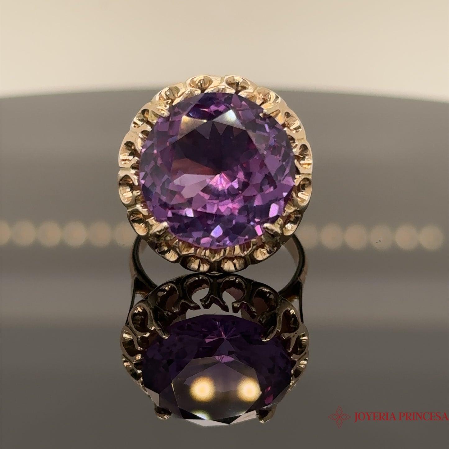 Anillo Alejandrita Púrpura 14K