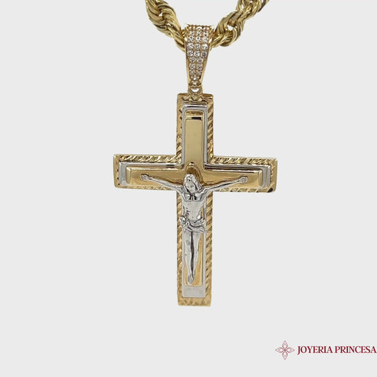 Crucifijo de oro y blanco de 14 quilates de tres capas