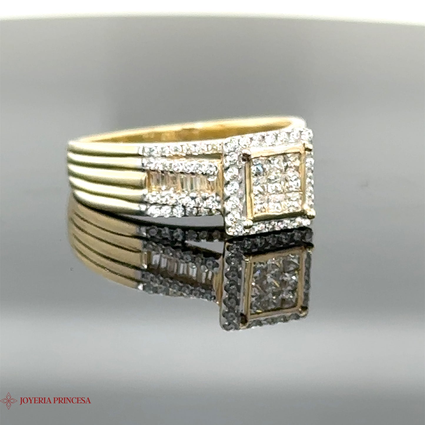 Anillo de compromiso con circonita cuadrada 10K