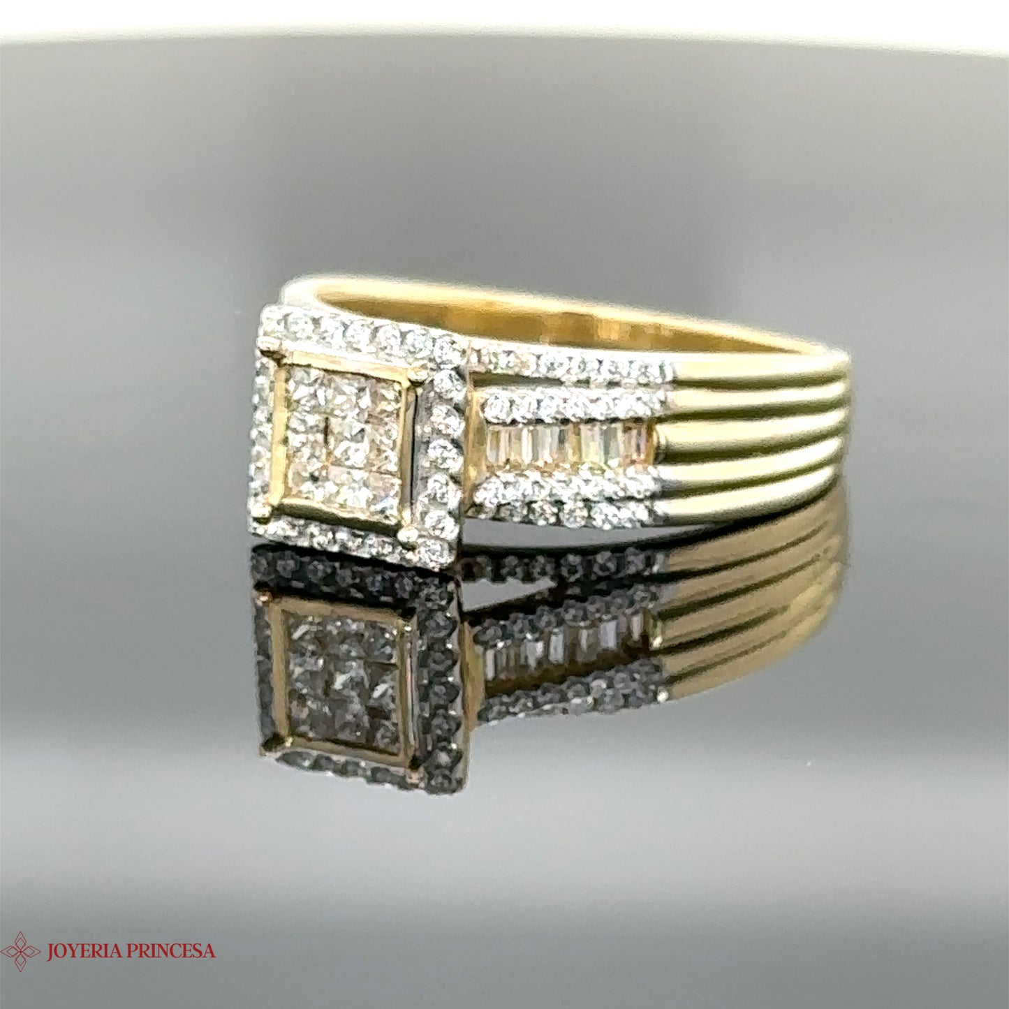 Anillo de compromiso con circonita cuadrada 10K