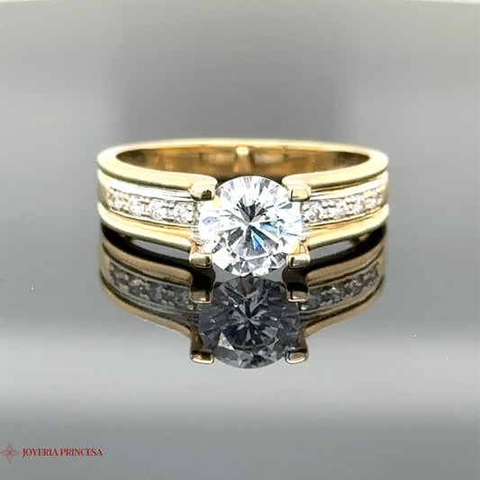 Anillo de compromiso con circonita de 14 quilates