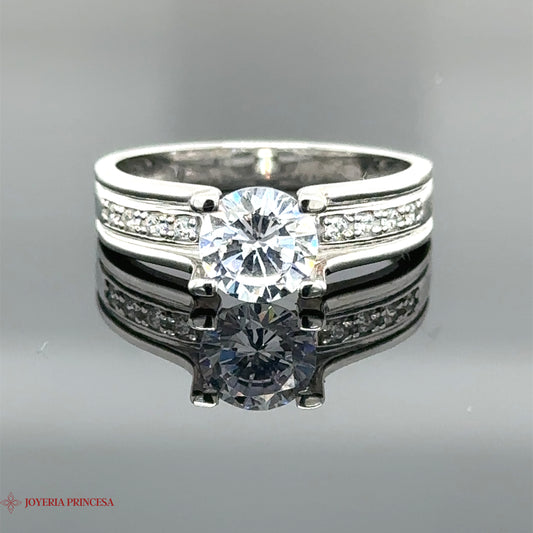 Anillo de compromiso de oro blanco de 14 quilates