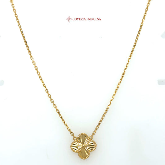14K 18in Elegant golden clover pendant necklace