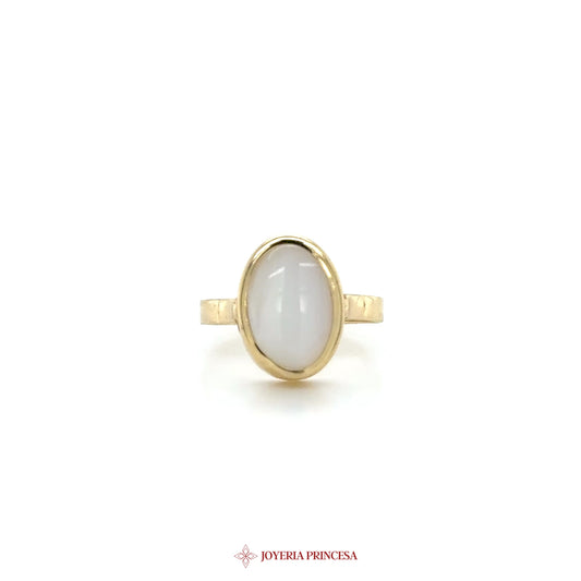 14K Gold Oval Stone Ring with White Motif