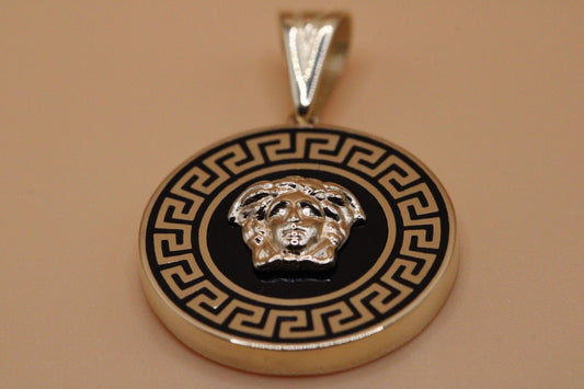 14 Karat Meduza Pendant